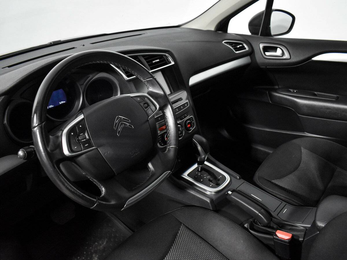 Б/У Ситроен Ц4 2016 года. Фото: #8