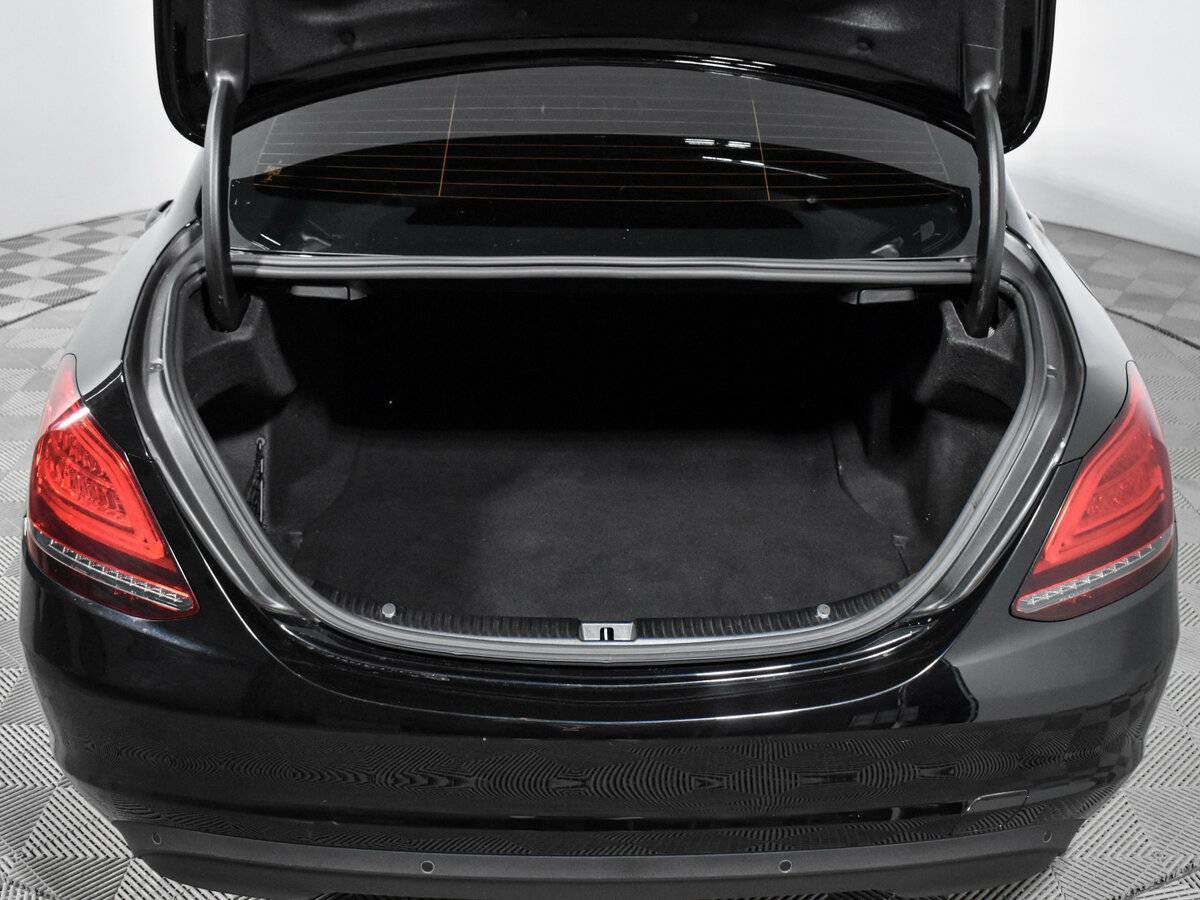 Б/У Мерседес-Бенц Ц-Класс 2019 года. Фото: #17