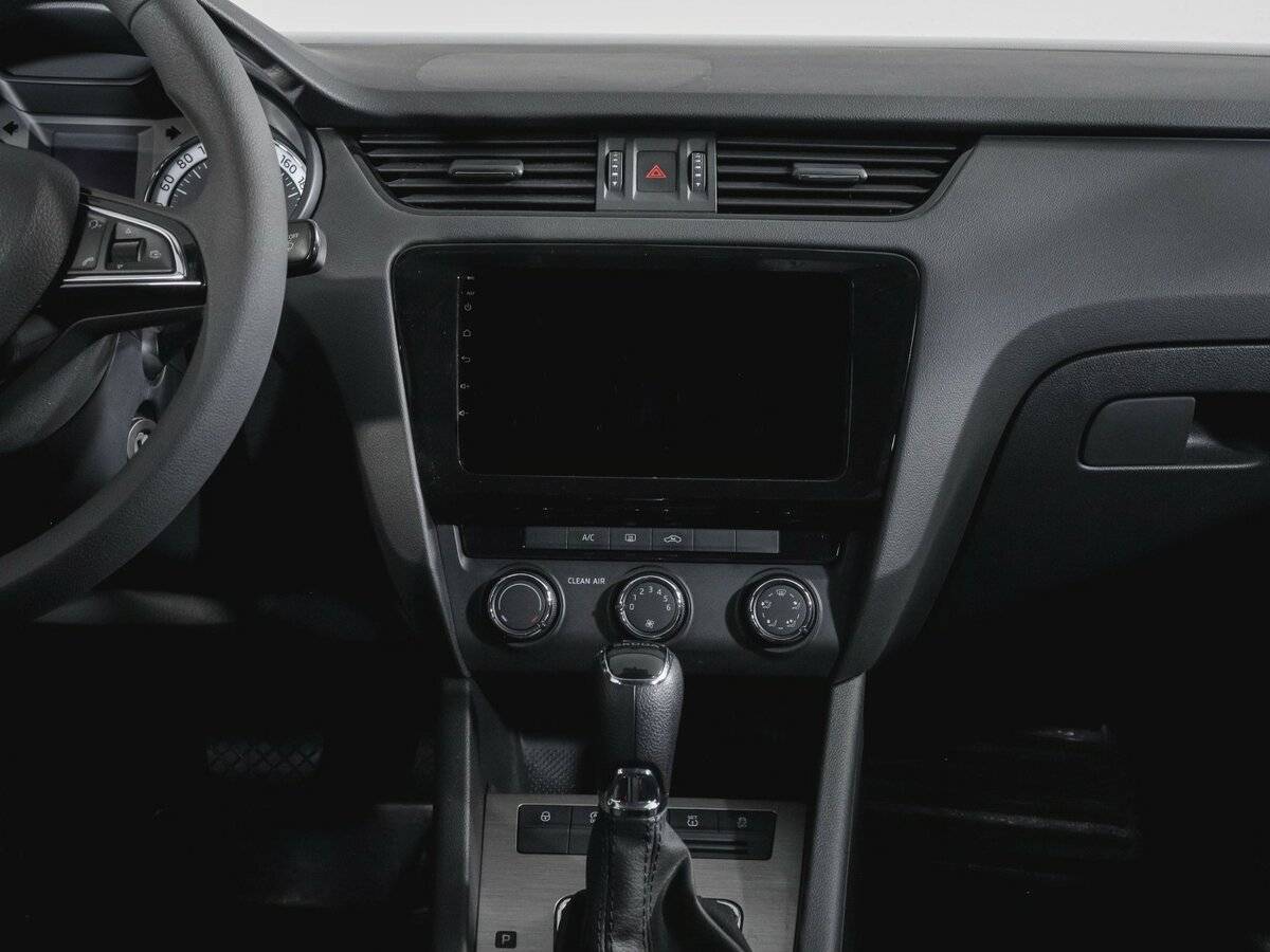 Б/У Шкода Октавия 2023 года. Фото: #9