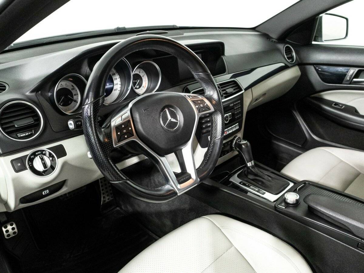 Б/У Мерседес-Бенц Ц-Класс 2012 года. Фото: #10