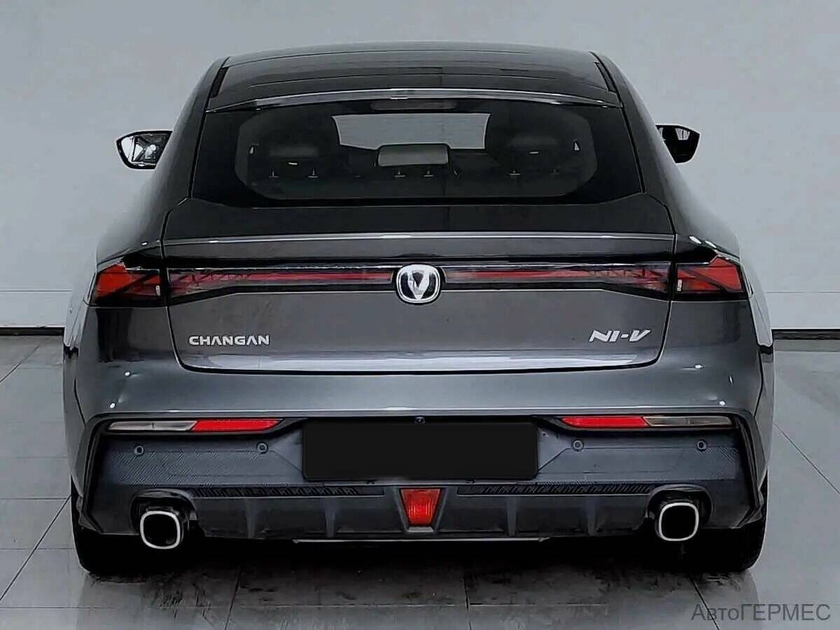 Б/У Чанган УНИ-В 2023 года. Фото: #2