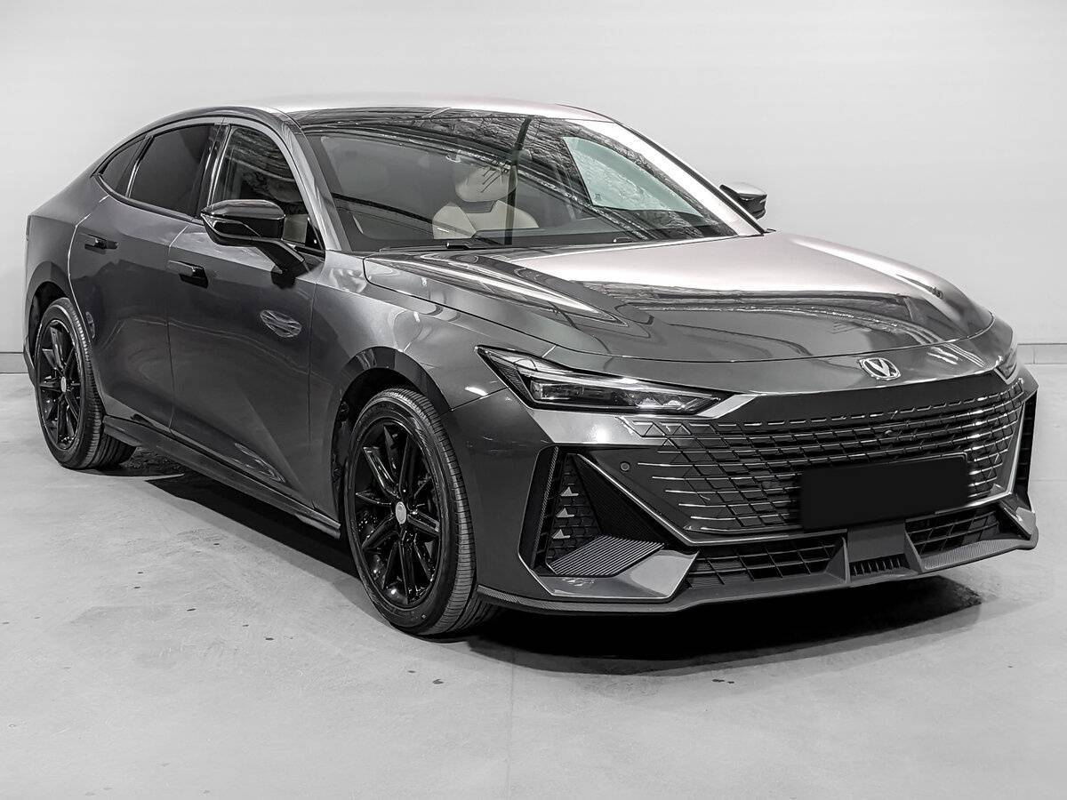 Б/У Чанган УНИ-В 2023 года. Фото: #2