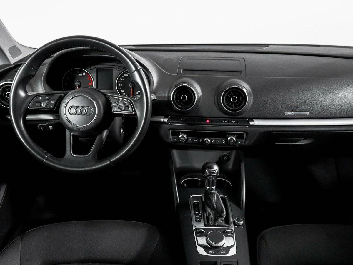 Б/У Ауди А3 2017 года. Фото: #11