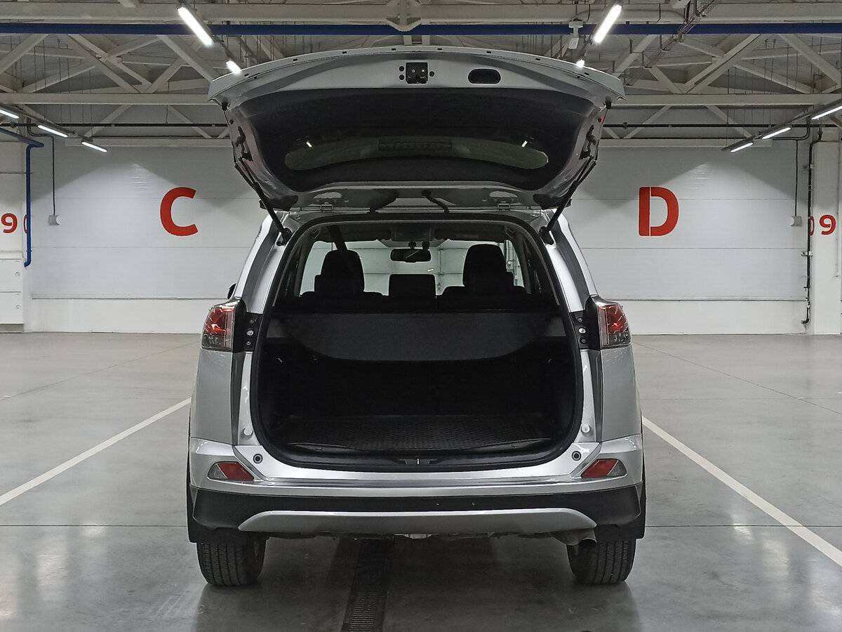 Б/У Тойота Рав4 2019 года. Фото: #9