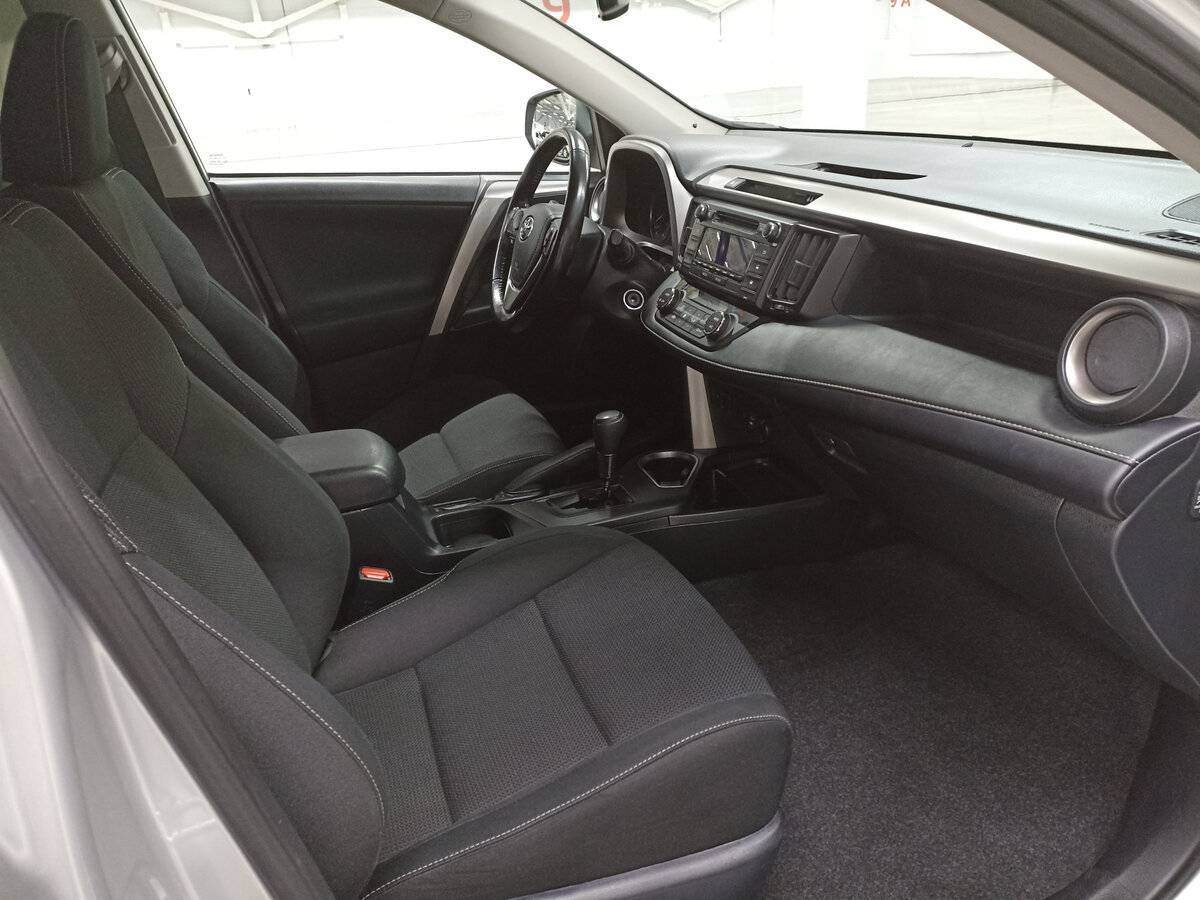 Б/У Тойота Рав4 2019 года. Фото: #10