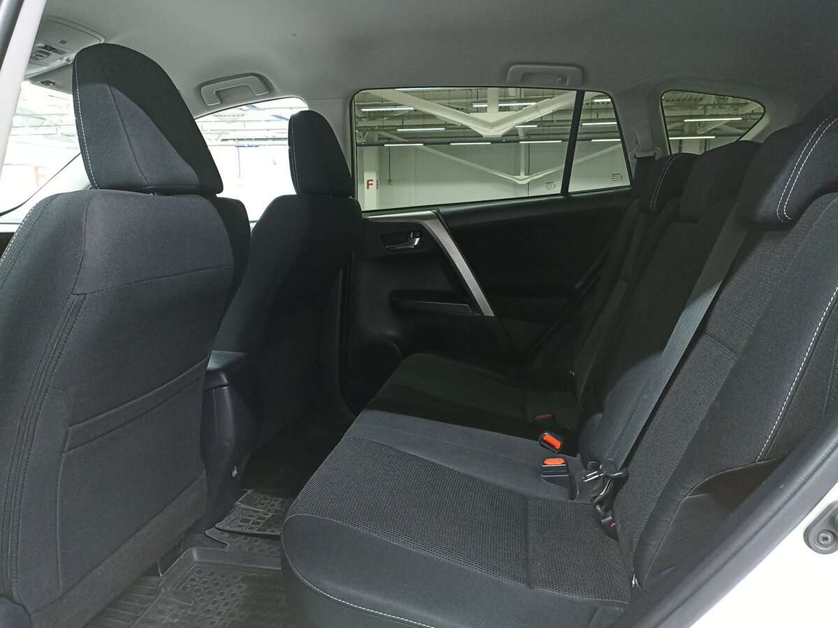 Б/У Тойота Рав4 2019 года. Фото: #11