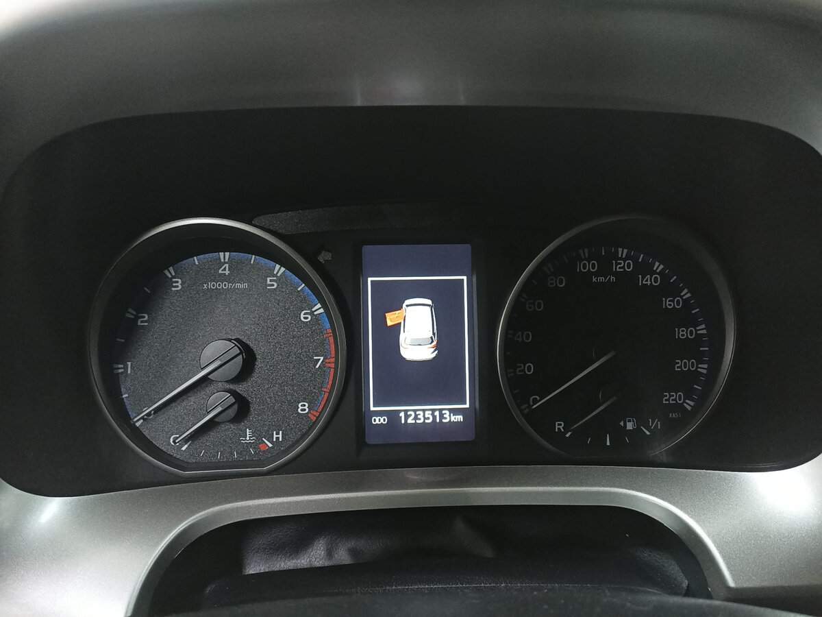 Б/У Тойота Рав4 2019 года. Фото: #12