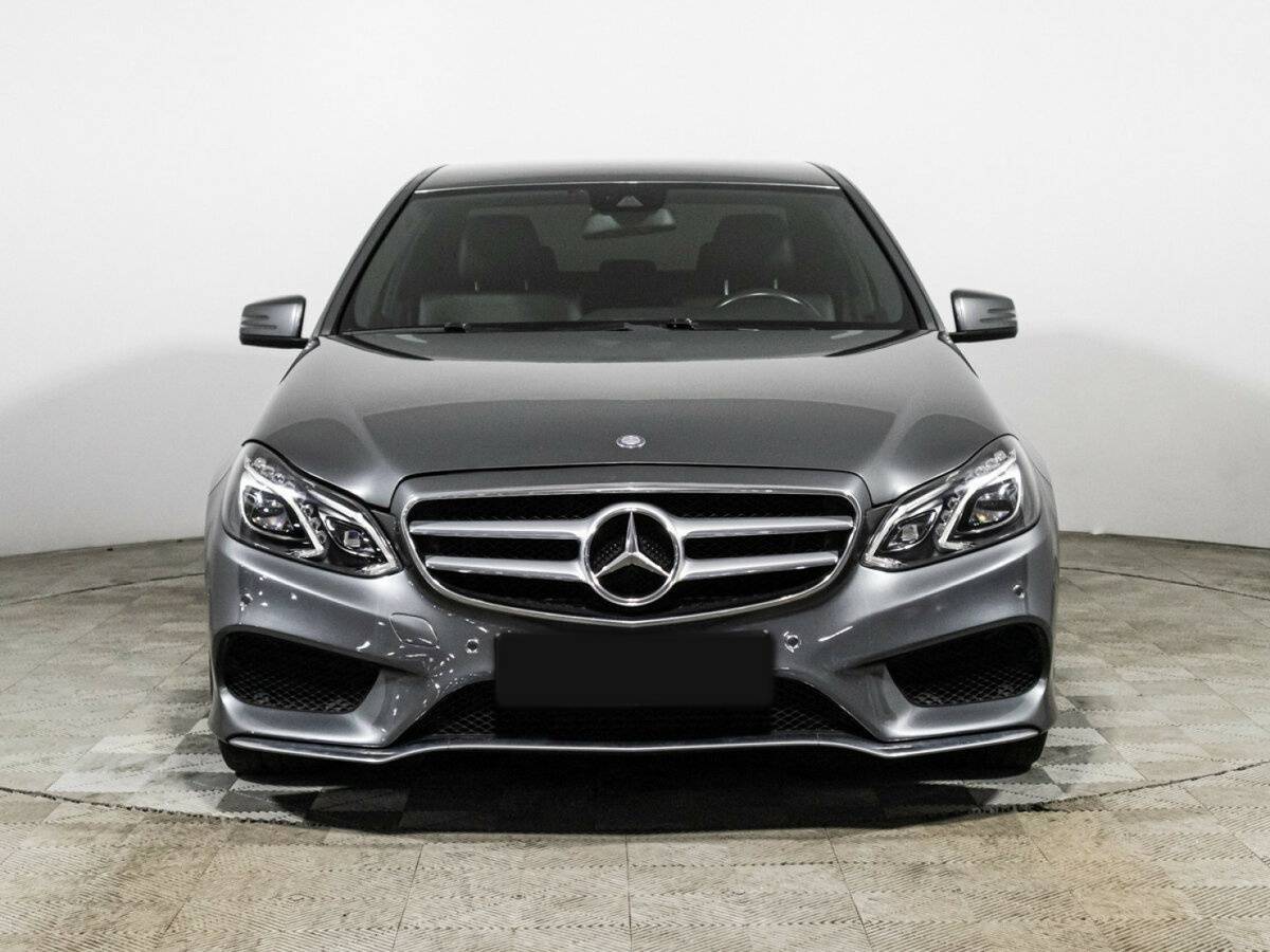 Б/У Мерседес-Бенц Е-Класс 2015 года. Фото: #1