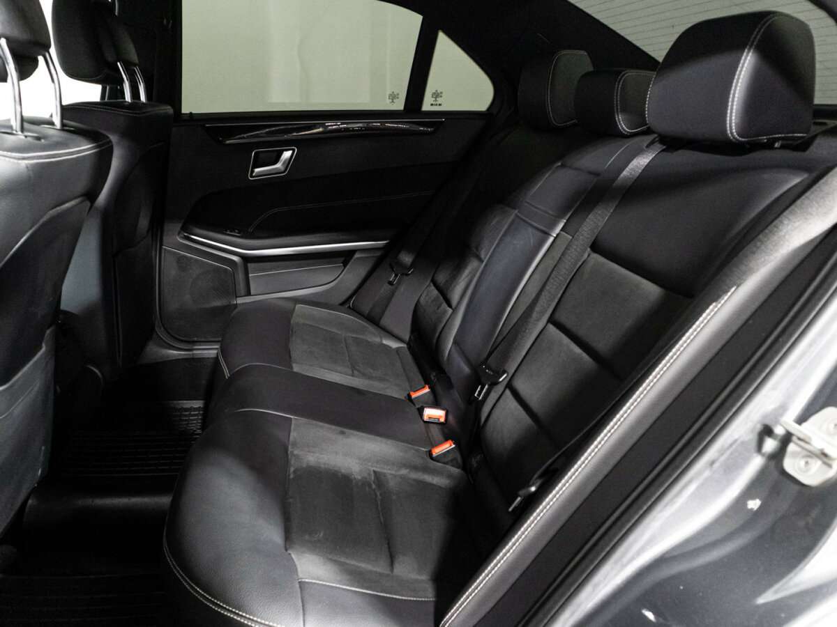 Б/У Мерседес-Бенц Е-Класс 2015 года. Фото: #10