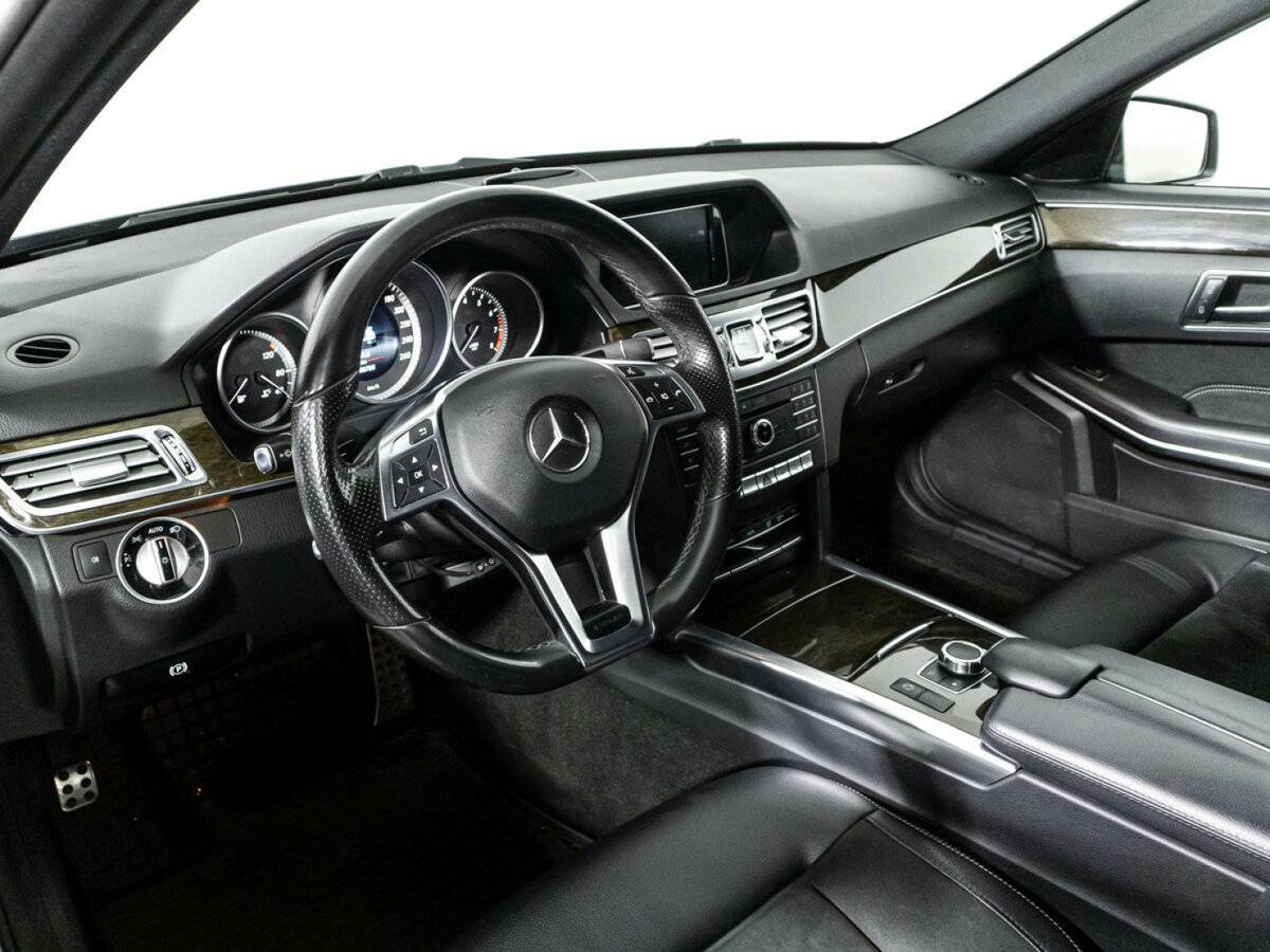 Б/У Мерседес-Бенц Е-Класс 2015 года. Фото: #11