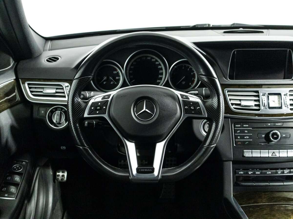 Б/У Мерседес-Бенц Е-Класс 2015 года. Фото: #17