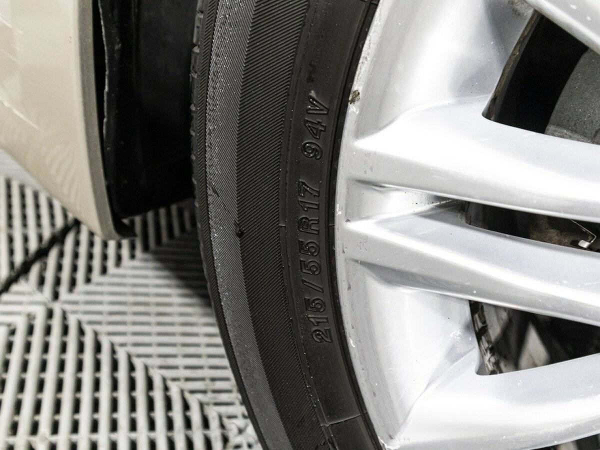 Б/У Лексус ЕС 2014 года. Фото: #16