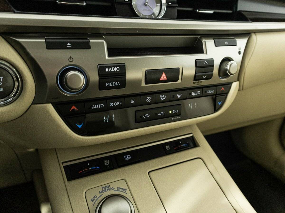 Б/У Лексус ЕС 2014 года. Фото: #18