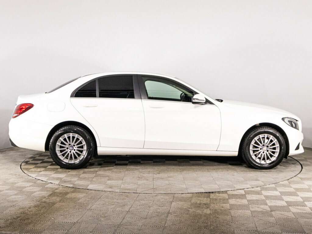 Б/У Мерседес-Бенц Ц-Класс 2015 года. Фото: #3