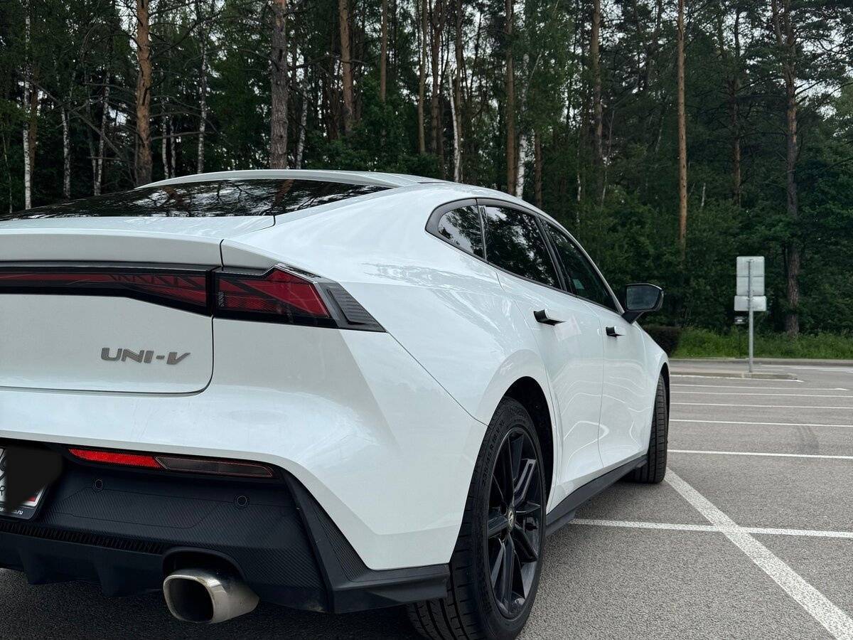 Б/У Чанган УНИ-В 2023 года. Фото: #2