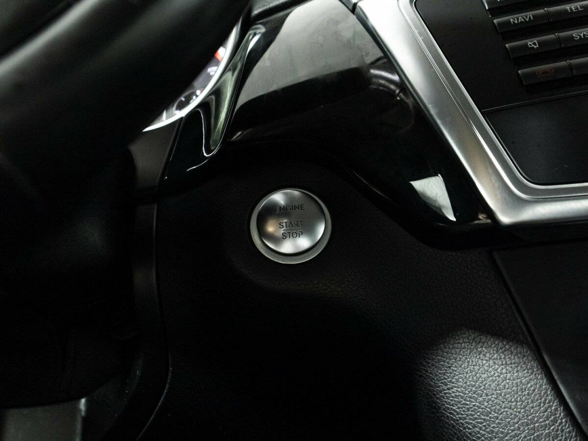 Б/У Мерседес-Бенц М-Класс 2014 года. Фото: #17