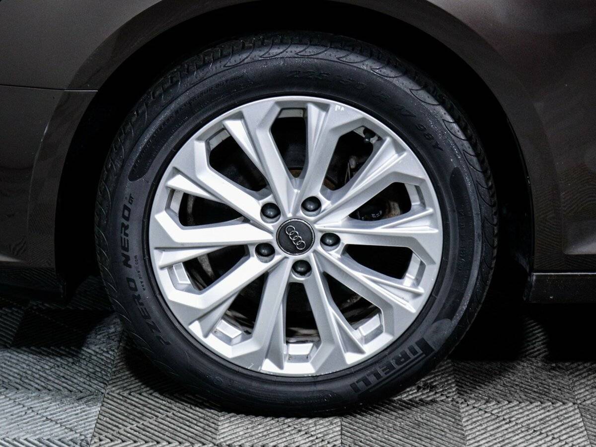 Б/У Ауди А4 2015 года. Фото: #13