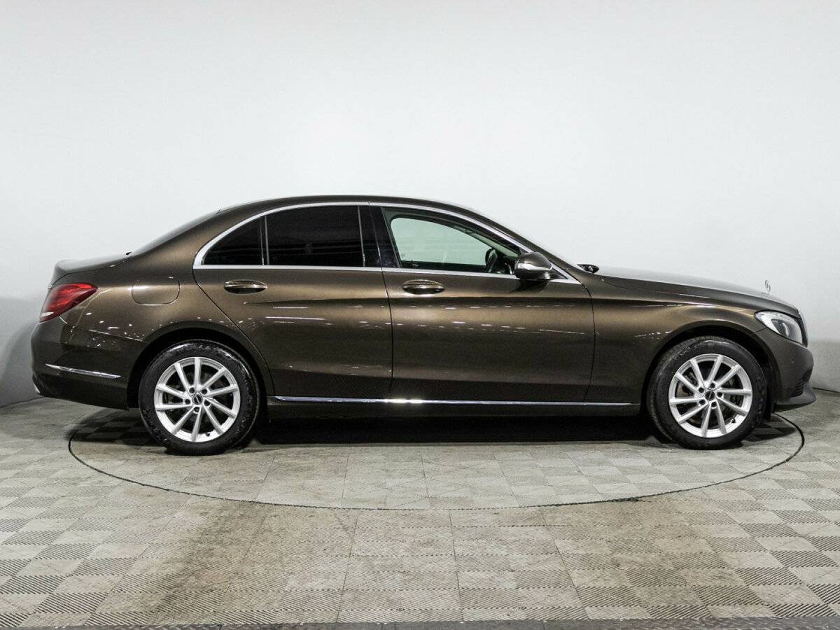Б/У Мерседес-Бенц Ц-Класс 2015 года. Фото: #3