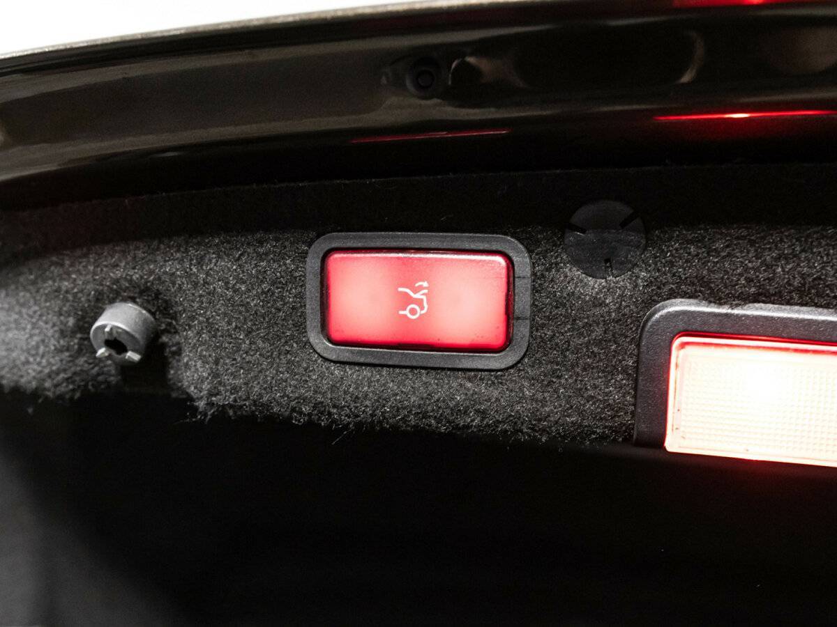 Б/У Мерседес-Бенц Ц-Класс 2015 года. Фото: #15