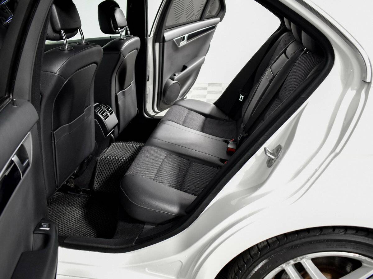 Б/У Мерседес-Бенц Ц-Класс 2013 года. Фото: #11