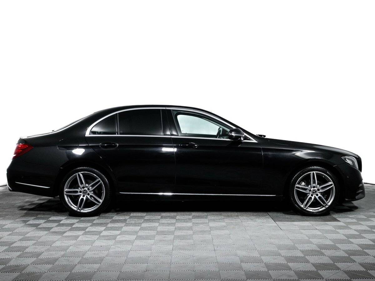 Б/У Мерседес-Бенц Е-Класс 2016 года. Фото: #3