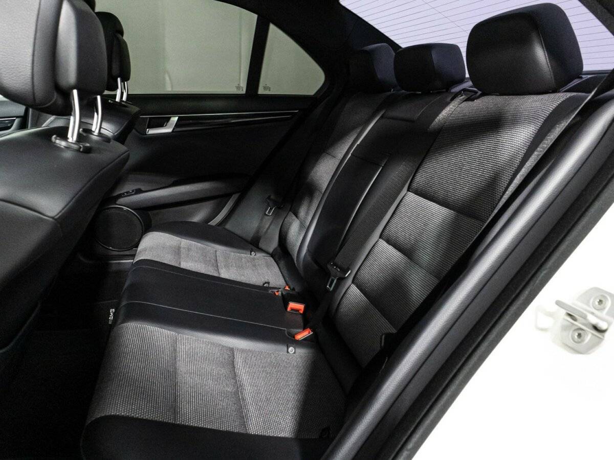 Б/У Мерседес-Бенц Ц-Класс 2012 года. Фото: #9