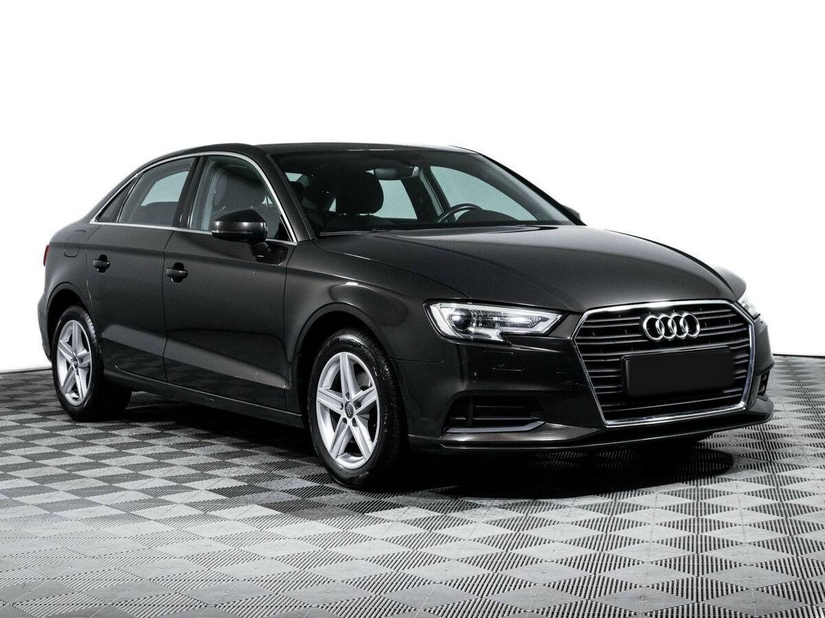 Б/У Ауди А3 2017 года. Фото: #2