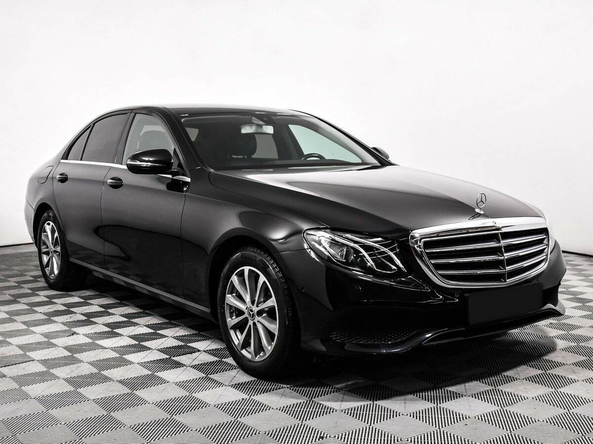 Б/У Мерседес-Бенц Е-Класс 2017 года. Фото: #2