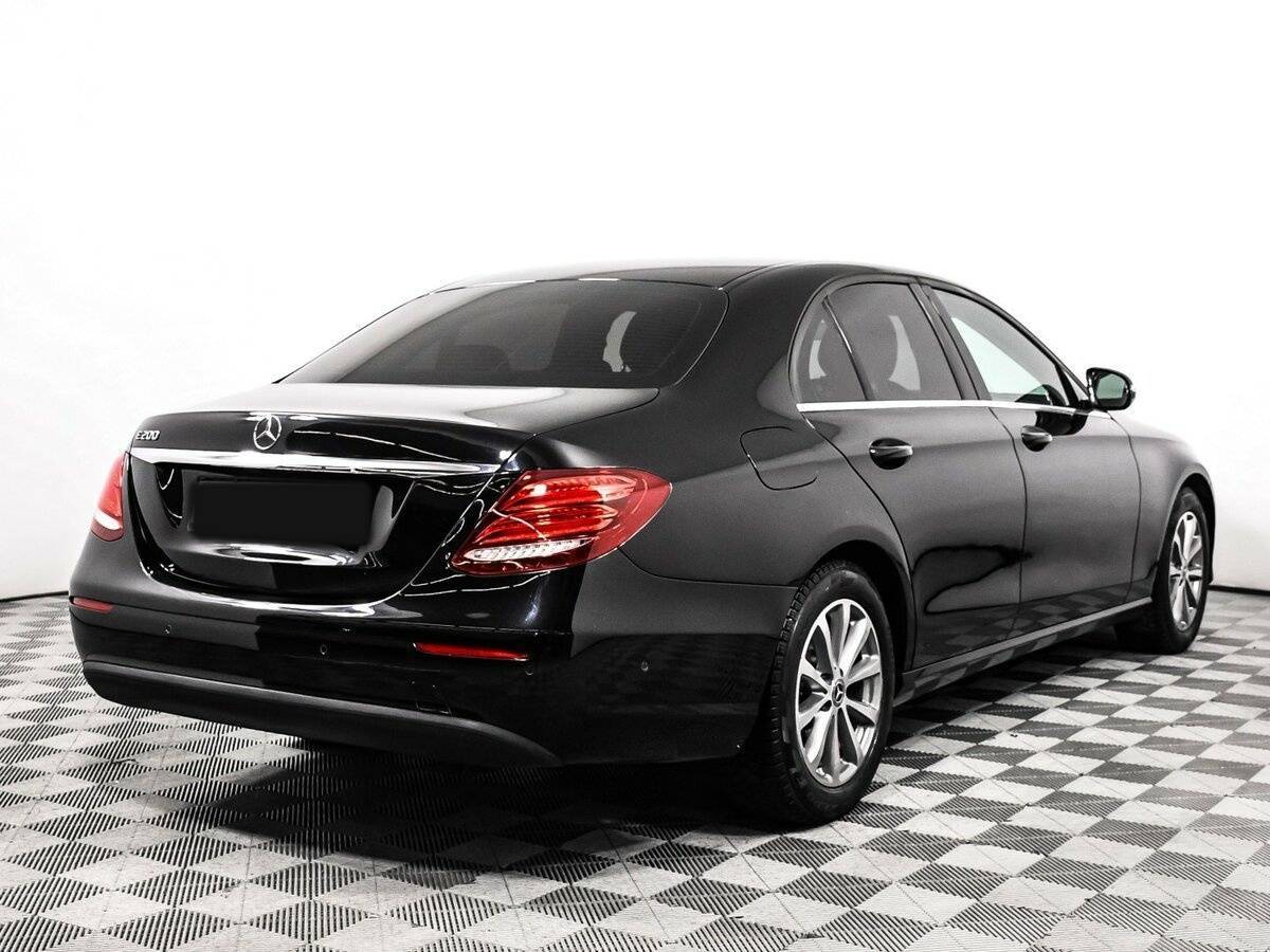 Б/У Мерседес-Бенц Е-Класс 2017 года. Фото: #4