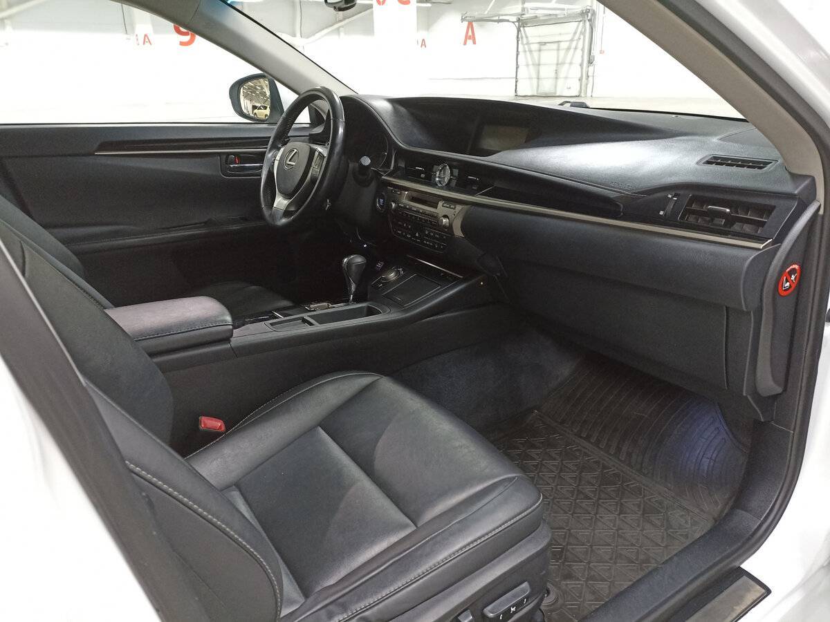 Б/У Лексус ЕС 2013 года. Фото: #10