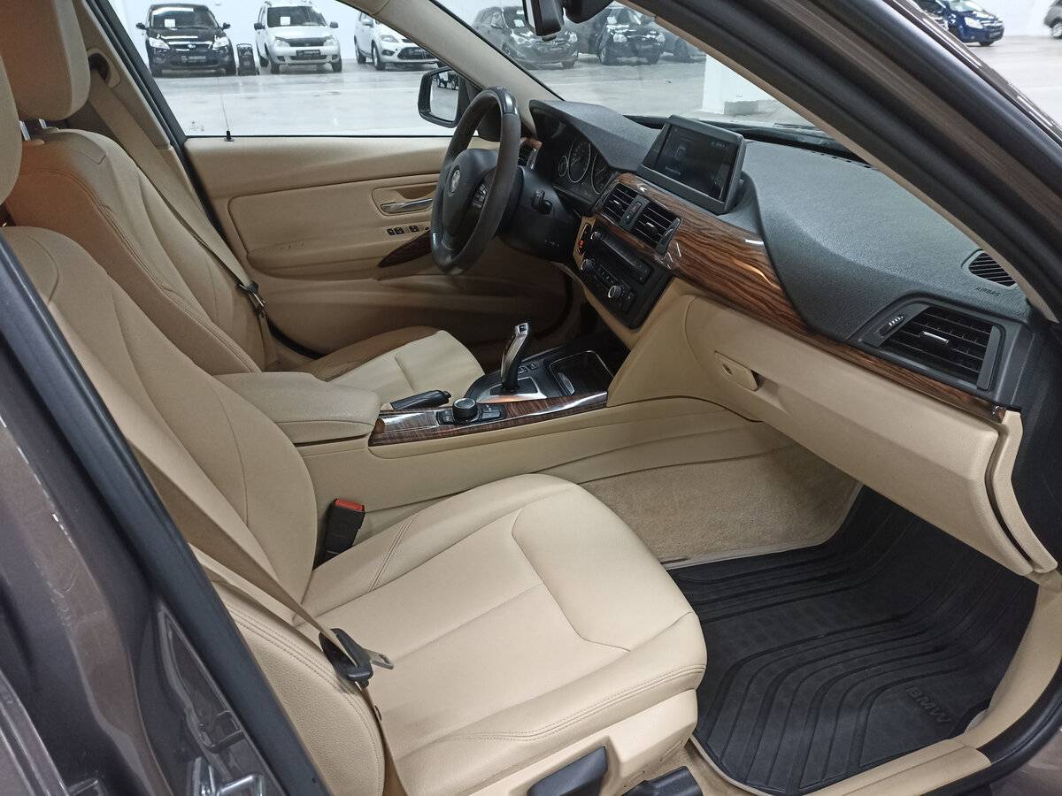 Б/У БМВ 3 серии 2013 года. Фото: #10