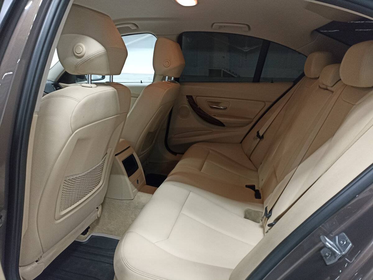 Б/У БМВ 3 серии 2013 года. Фото: #11