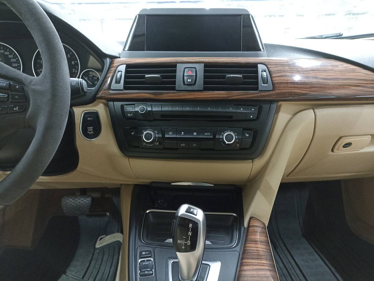 Б/У БМВ 3 серии 2013 года. Фото: #14