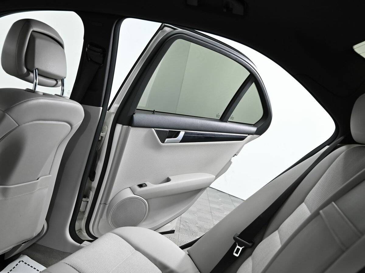 Б/У Мерседес-Бенц Ц-Класс 2012 года. Фото: #14