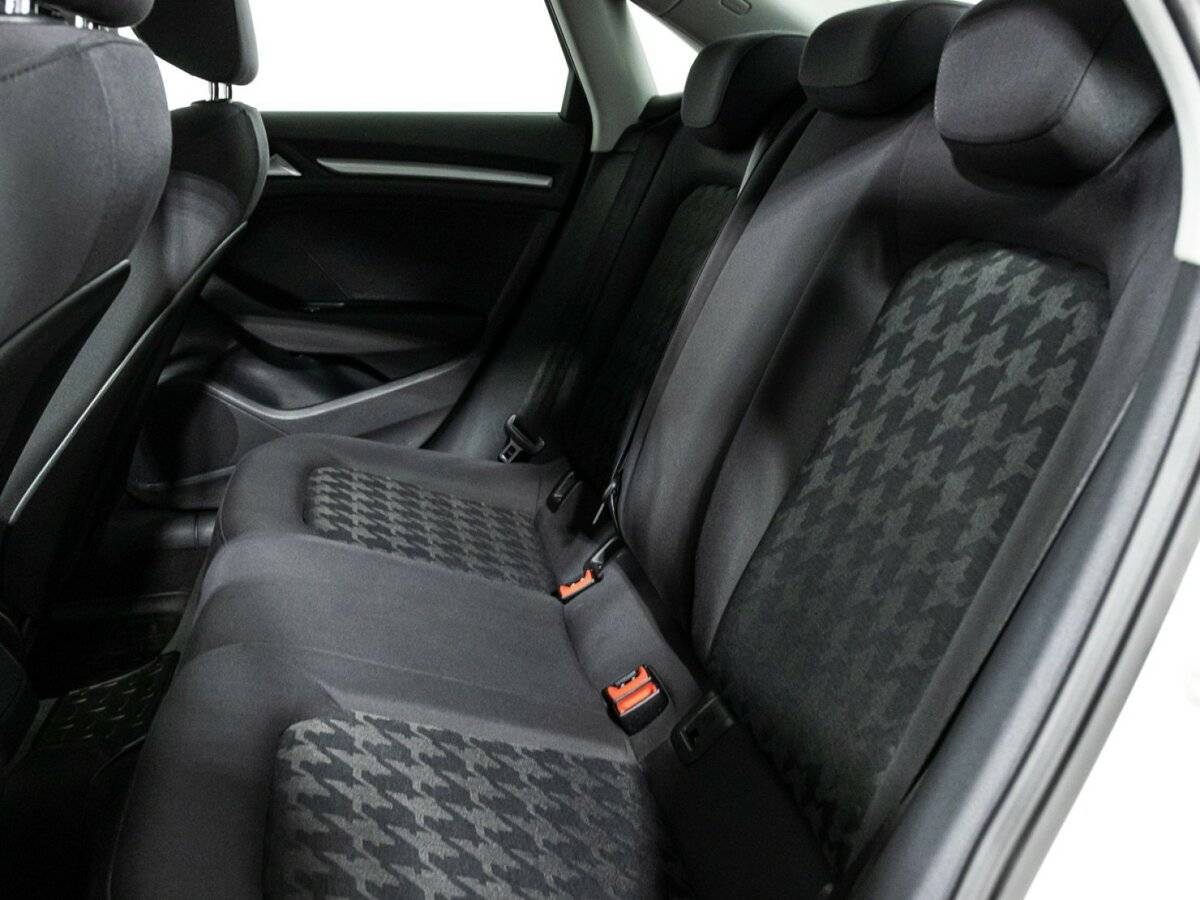 Б/У Ауди А3 2015 года. Фото: #9