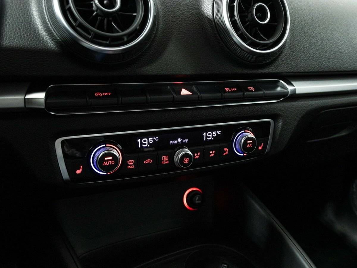 Б/У Ауди А3 2015 года. Фото: #14