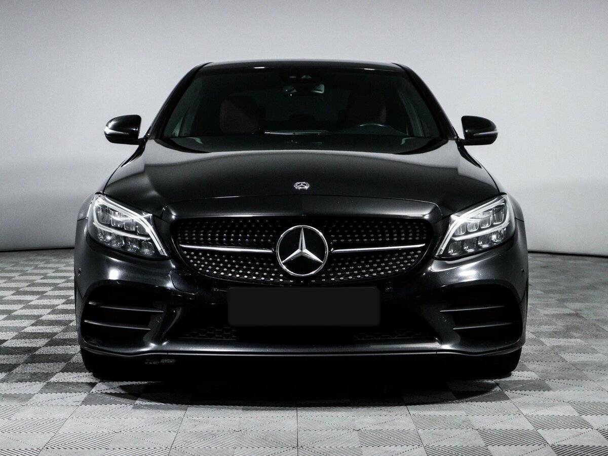 Б/У Мерседес-Бенц Ц-Класс 2018 года. Фото: #1