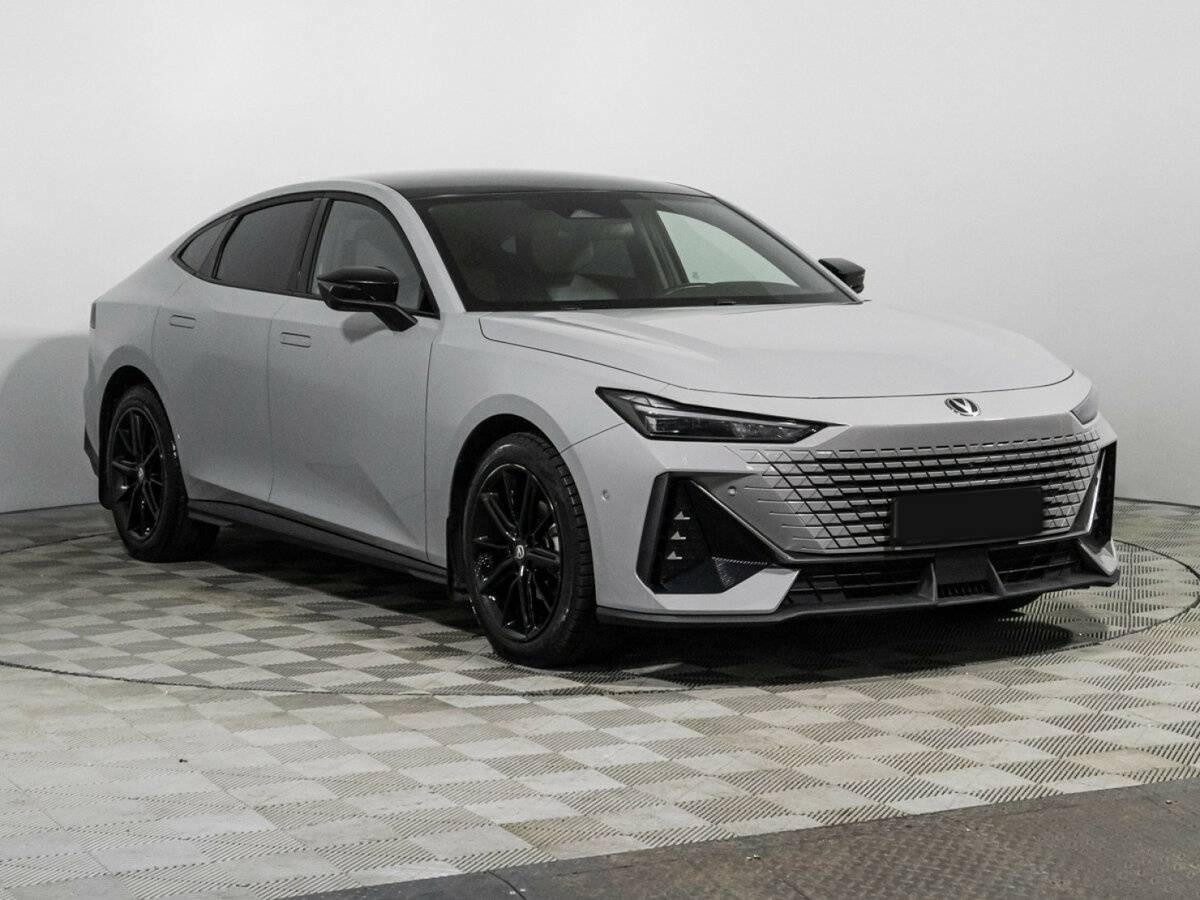 Б/У Чанган УНИ-В 2023 года. Фото: #2