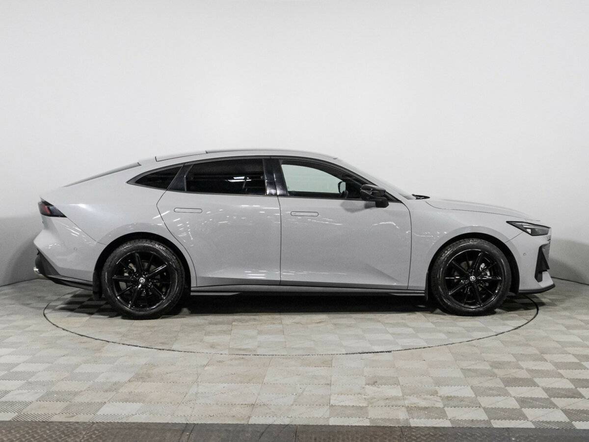 Б/У Чанган УНИ-В 2023 года. Фото: #3