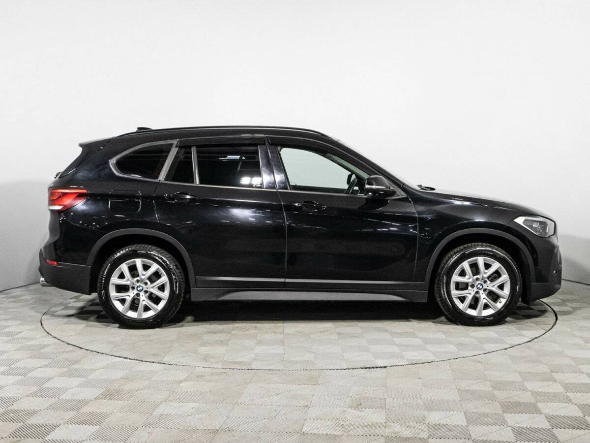BMW X1 2021 года с пробегом. Фото: #3