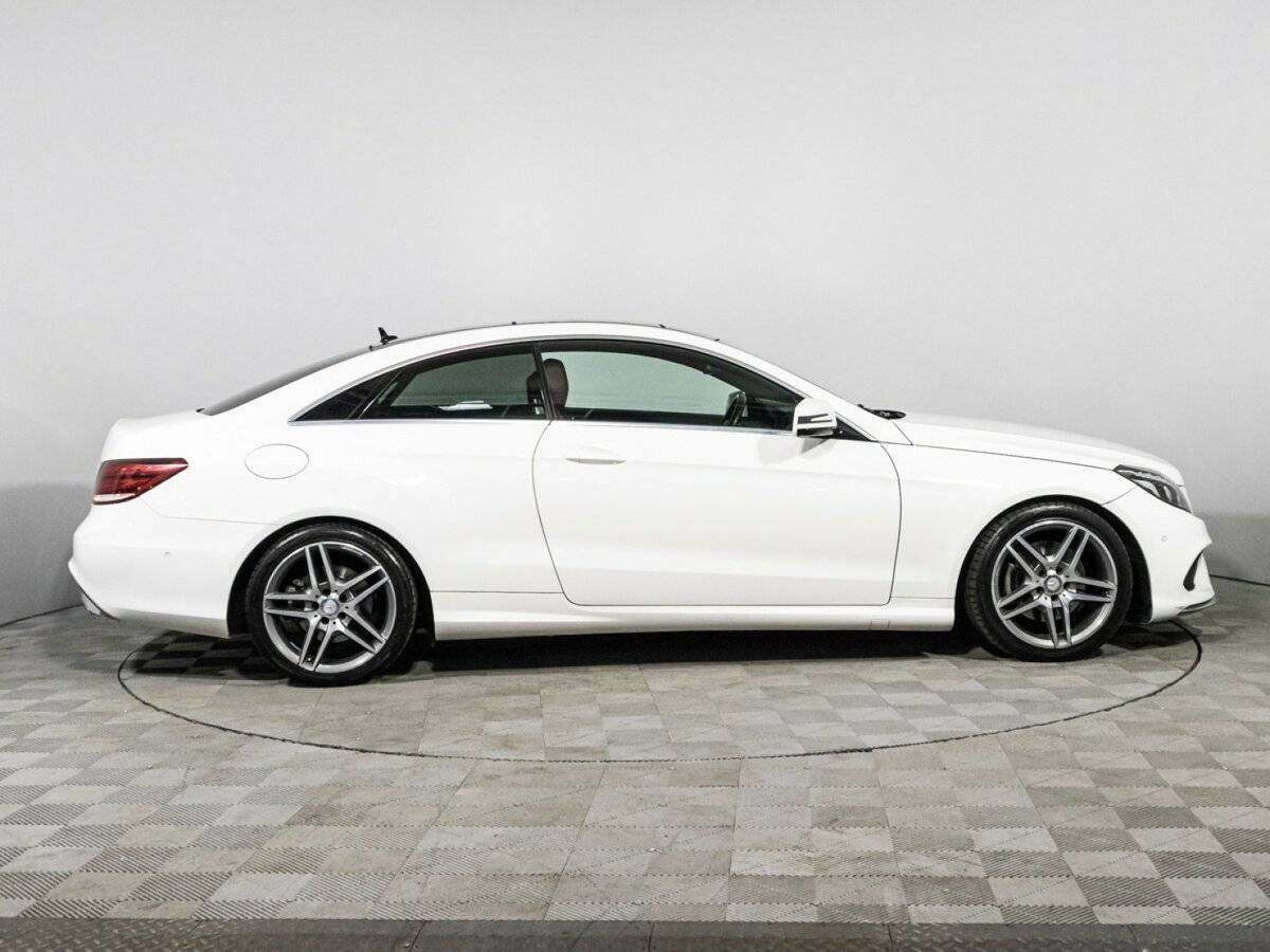 Б/У Мерседес-Бенц Е-Класс 2014 года. Фото: #3