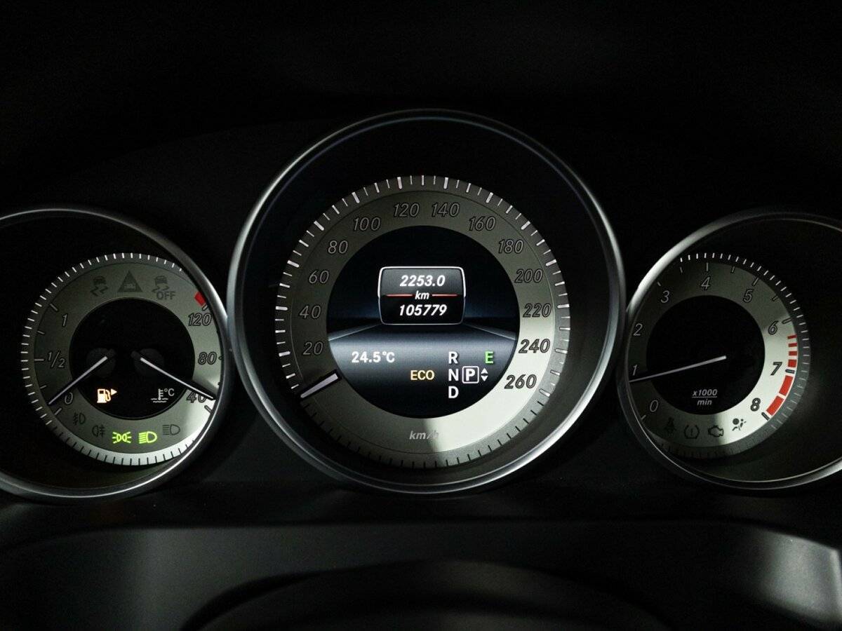 Б/У Мерседес-Бенц Е-Класс 2014 года. Фото: #11