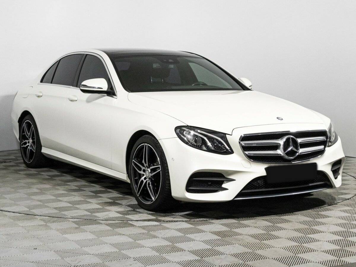 Б/У Мерседес-Бенц Е-Класс 2016 года. Фото: #2