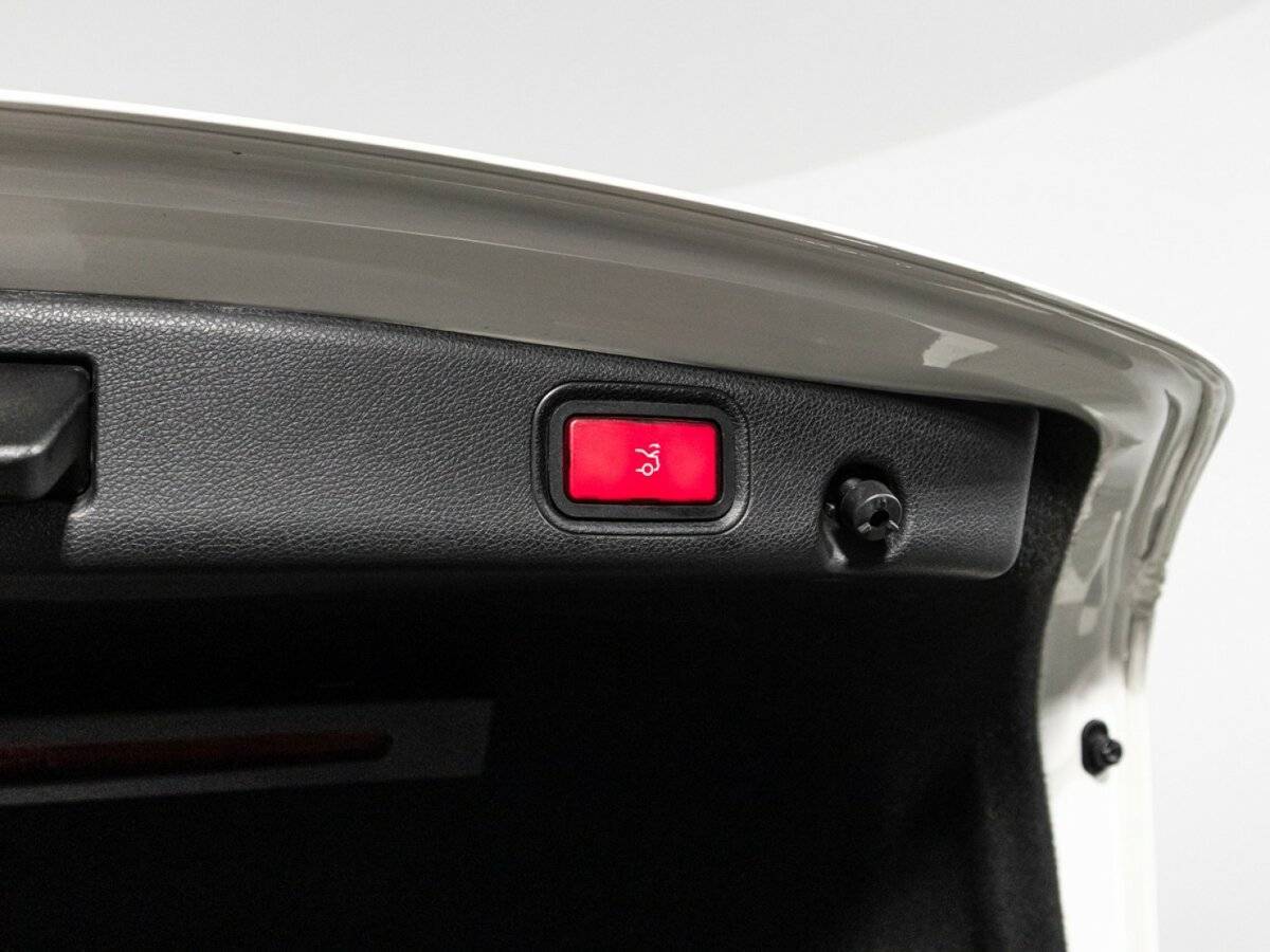 Б/У Мерседес-Бенц Е-Класс 2016 года. Фото: #15