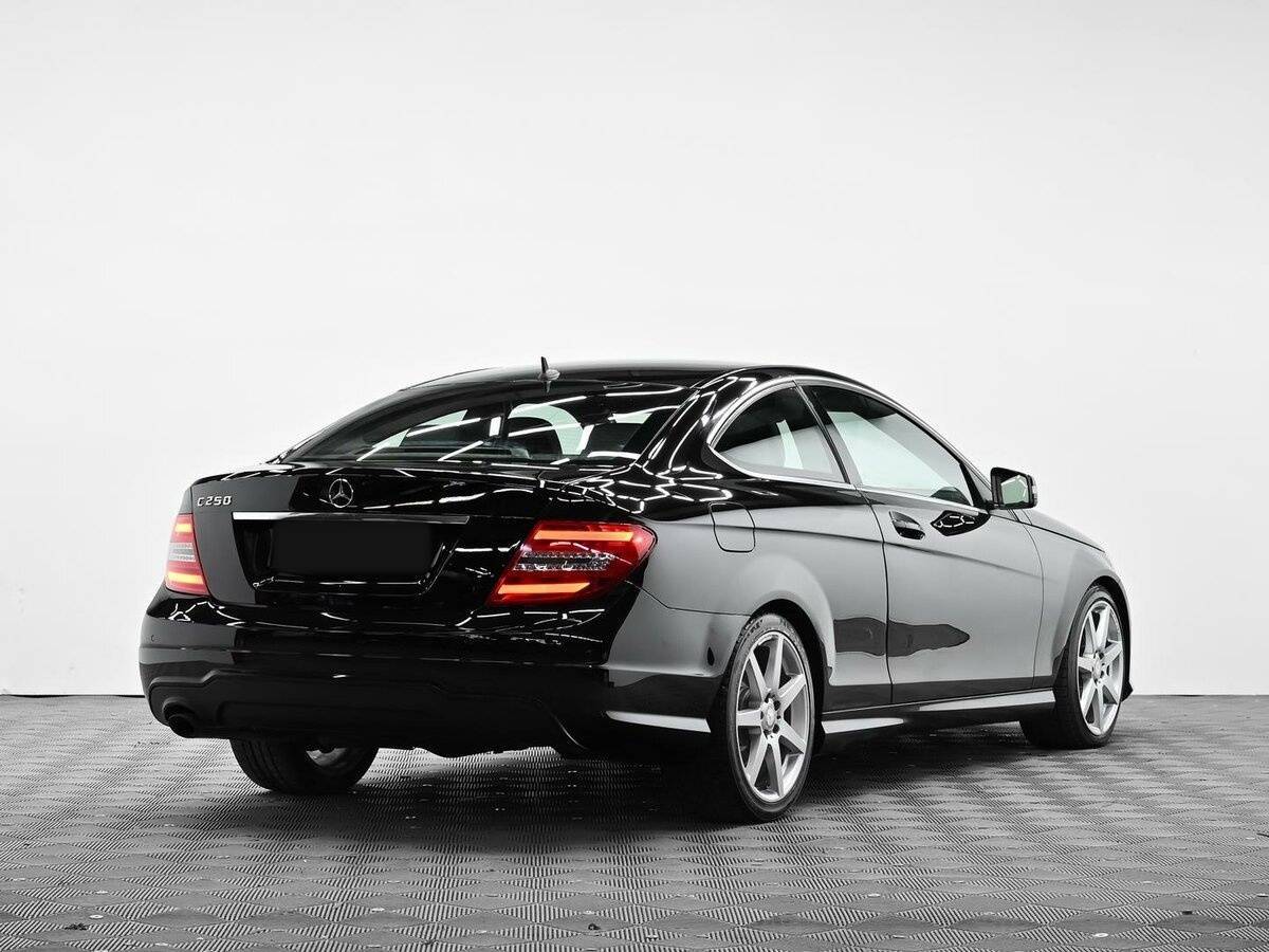 Б/У Мерседес-Бенц Ц-Класс 2013 года. Фото: #3