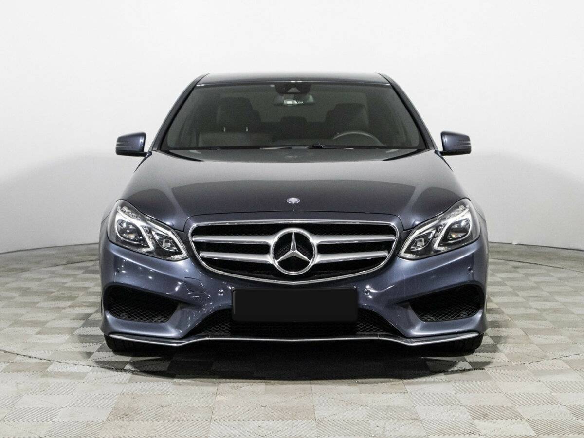 Б/У Мерседес-Бенц Е-Класс 2015 года. Фото: #1