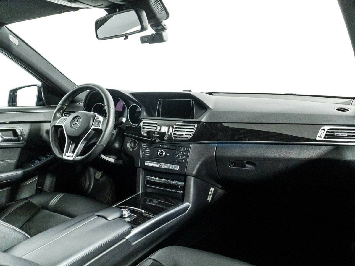 Б/У Мерседес-Бенц Е-Класс 2015 года. Фото: #8
