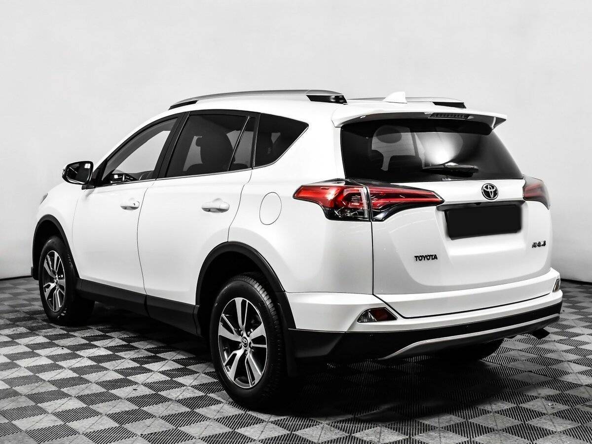 Б/У Тойота Рав4 2017 года. Фото: #6