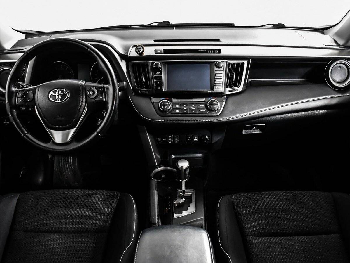 Б/У Тойота Рав4 2017 года. Фото: #10