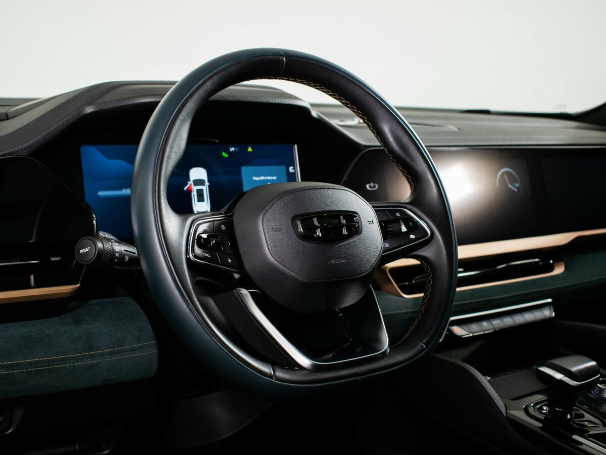 Б/У Джили Монжаро 2022 года. Фото: #9